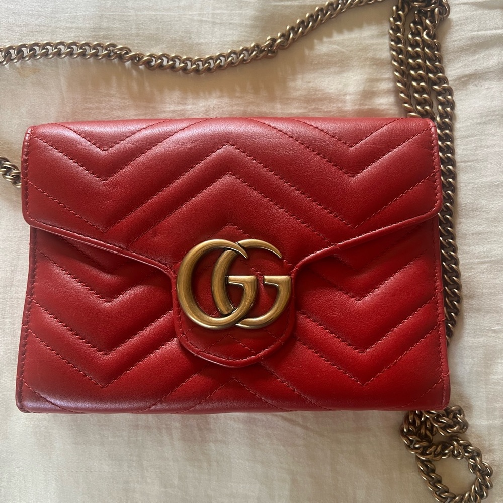 GUCCI MARMONT (AUTHENTIC) WOC WALLET ON CHAIN - Red/Gold detail
